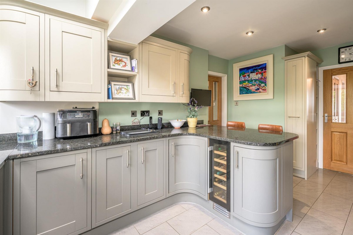 Mount Pleasant, Kingswinford, DY6 9SH