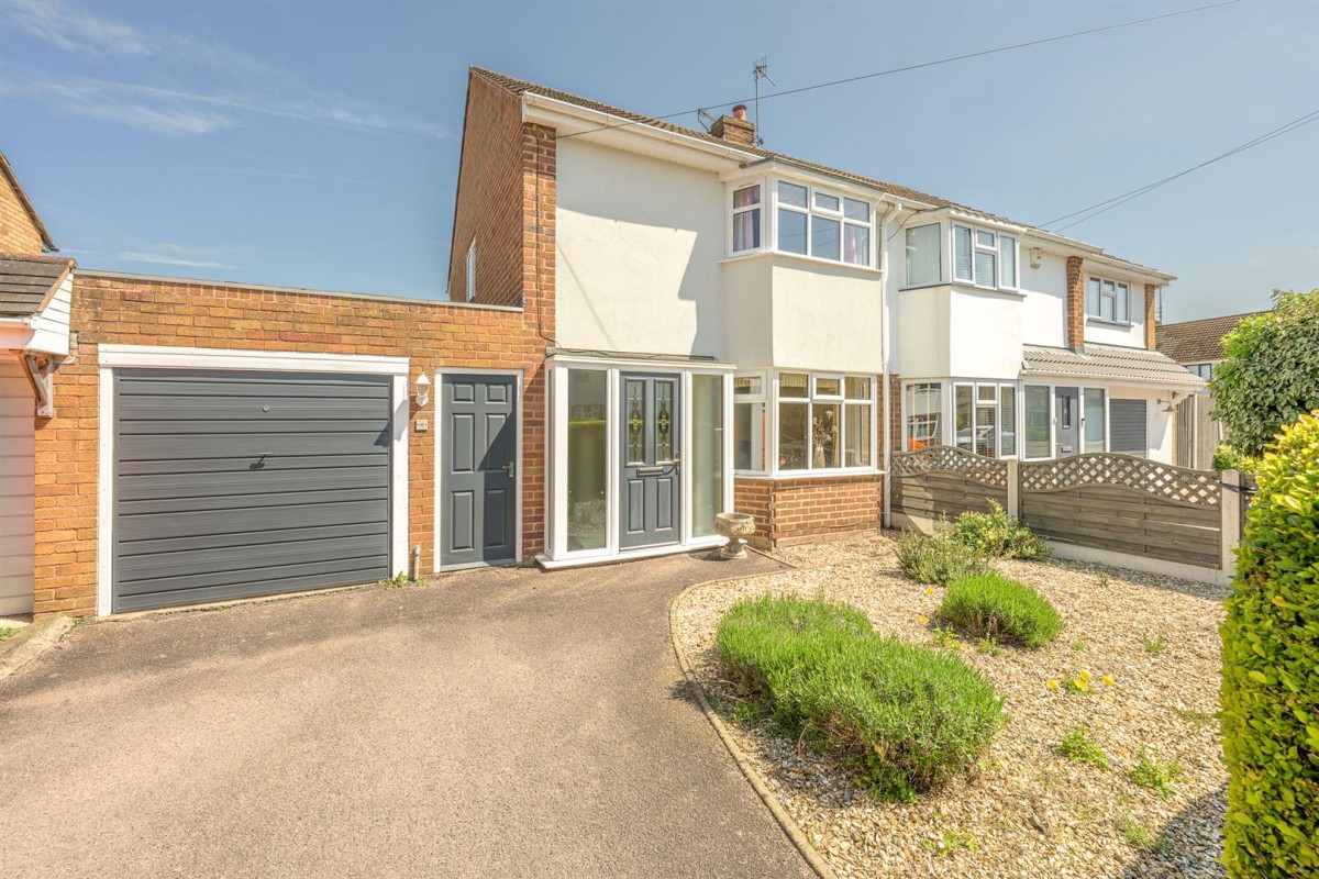 Barnett Close, Kingswinford, DY6 9PW