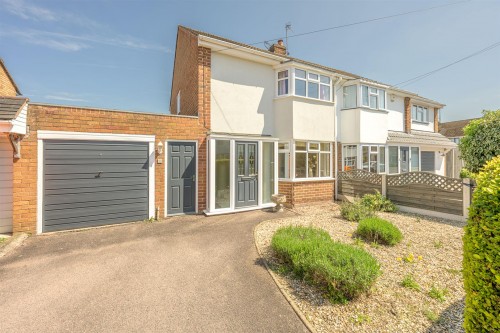 Barnett Close, Kingswinford, DY6 9PW