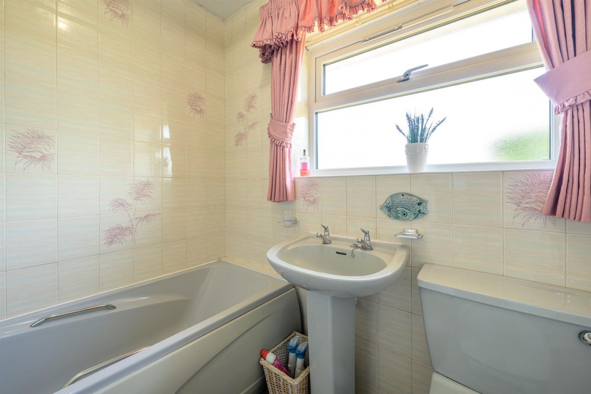 Barnett Close, Kingswinford, DY6 9PW