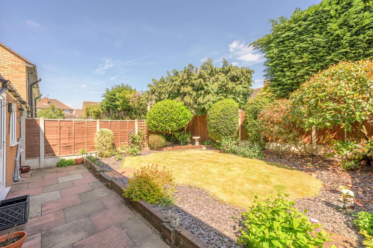 Barnett Close, Kingswinford, DY6 9PW