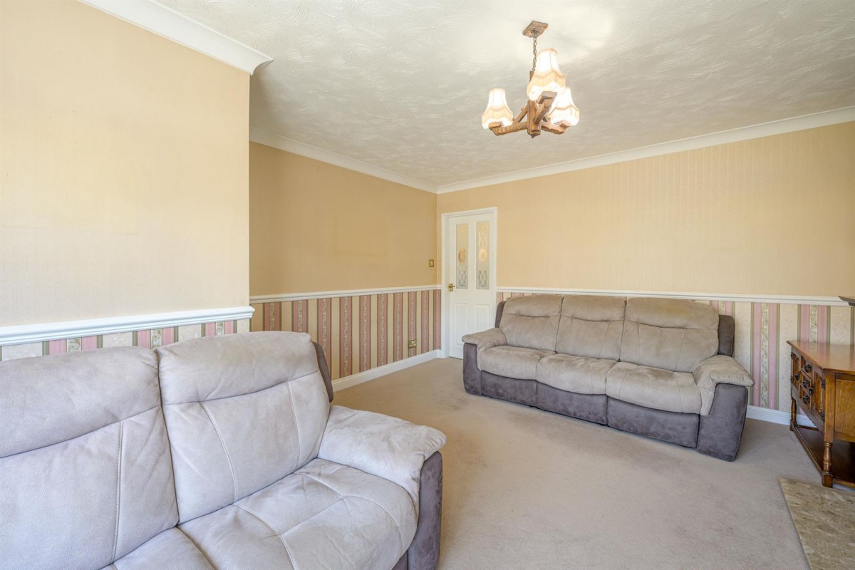 Barnett Close, Kingswinford, DY6 9PW