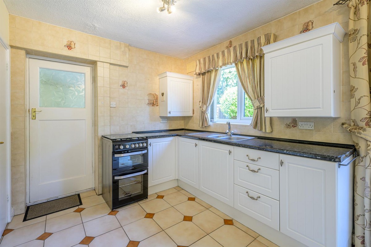 Barnett Close, Kingswinford, DY6 9PW