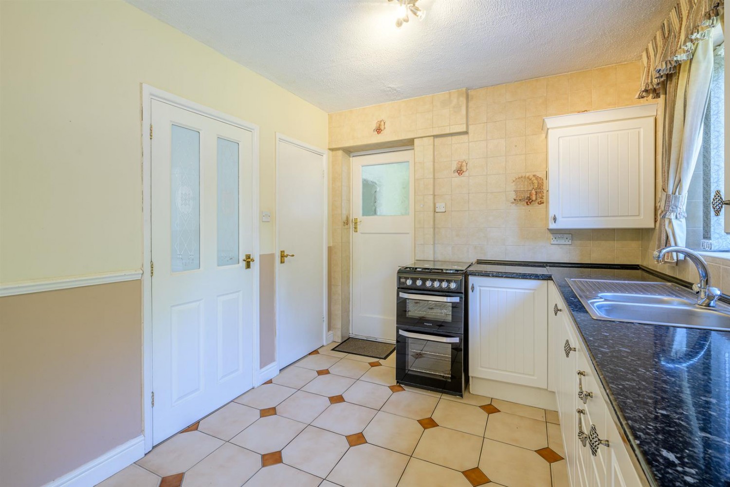 Barnett Close, Kingswinford, DY6 9PW