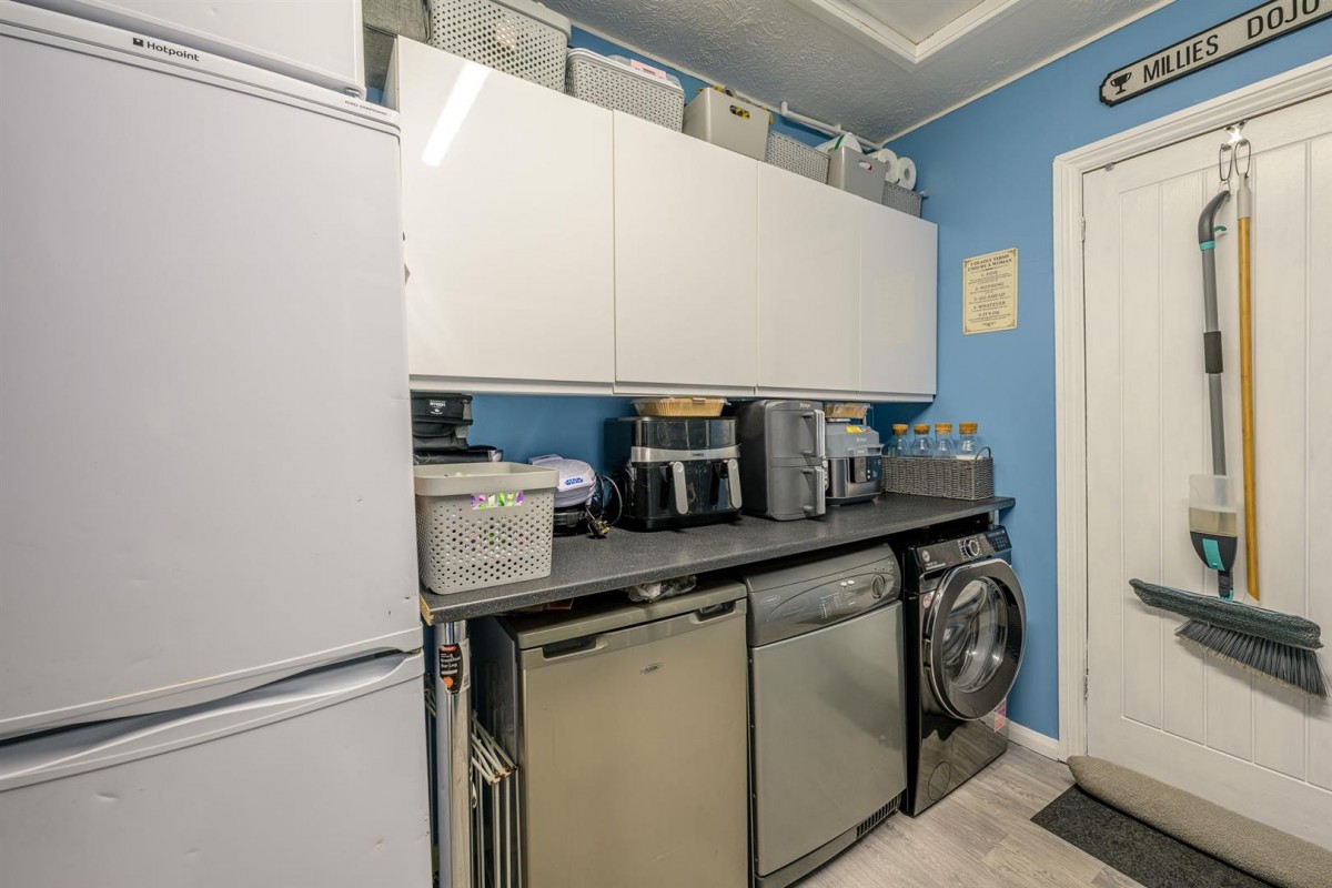 Lythwood Drive, Brierley Hill, DY5 3QW