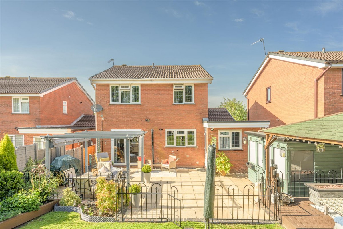 Lythwood Drive, Brierley Hill, DY5 3QW