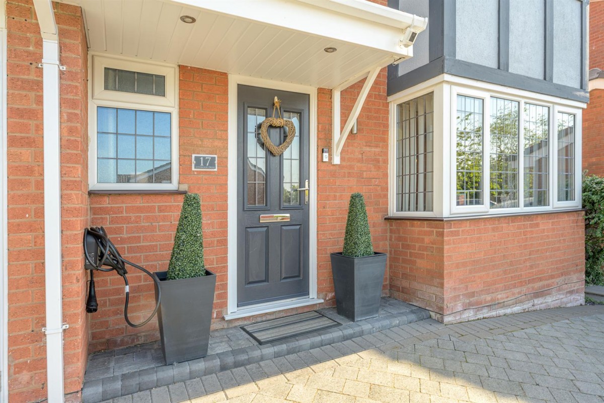 Lythwood Drive, Brierley Hill, DY5 3QW
