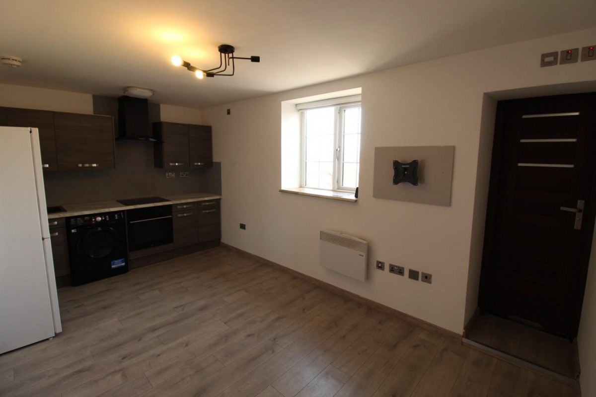57 Ferrybridge Road, Castleford