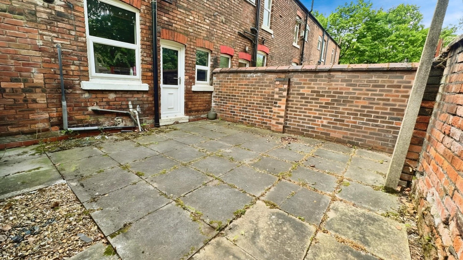 Nel Pan Lane, Leigh