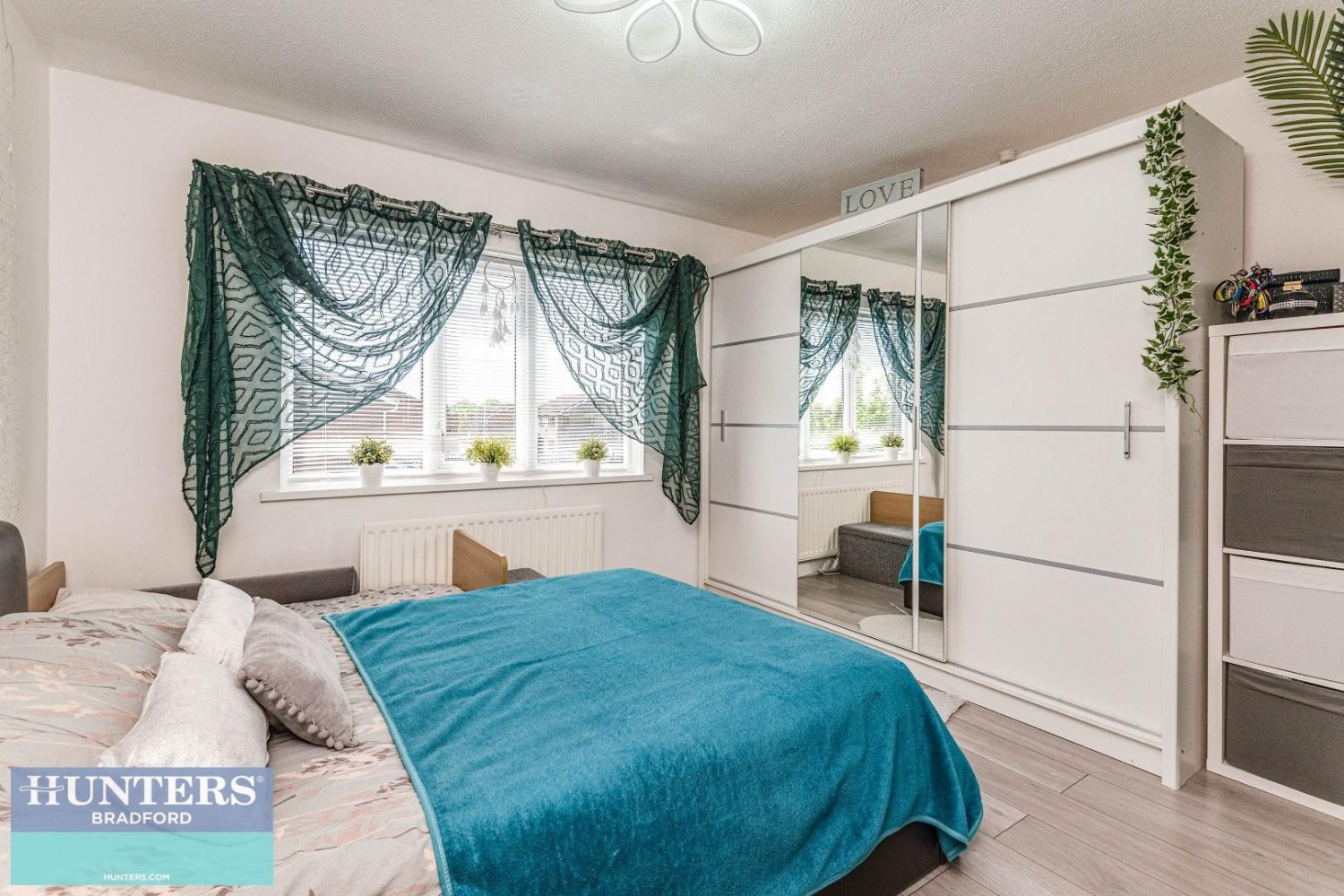 Meadway, Woodside, Bradford, West Yorkshire, BD6 2SP