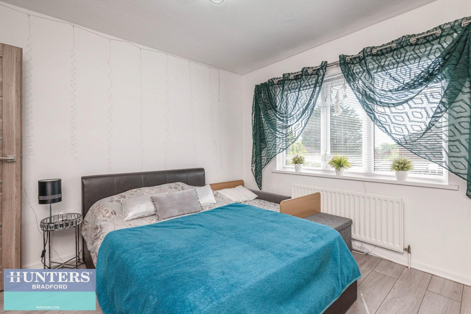 Meadway, Woodside, Bradford, West Yorkshire, BD6 2SP