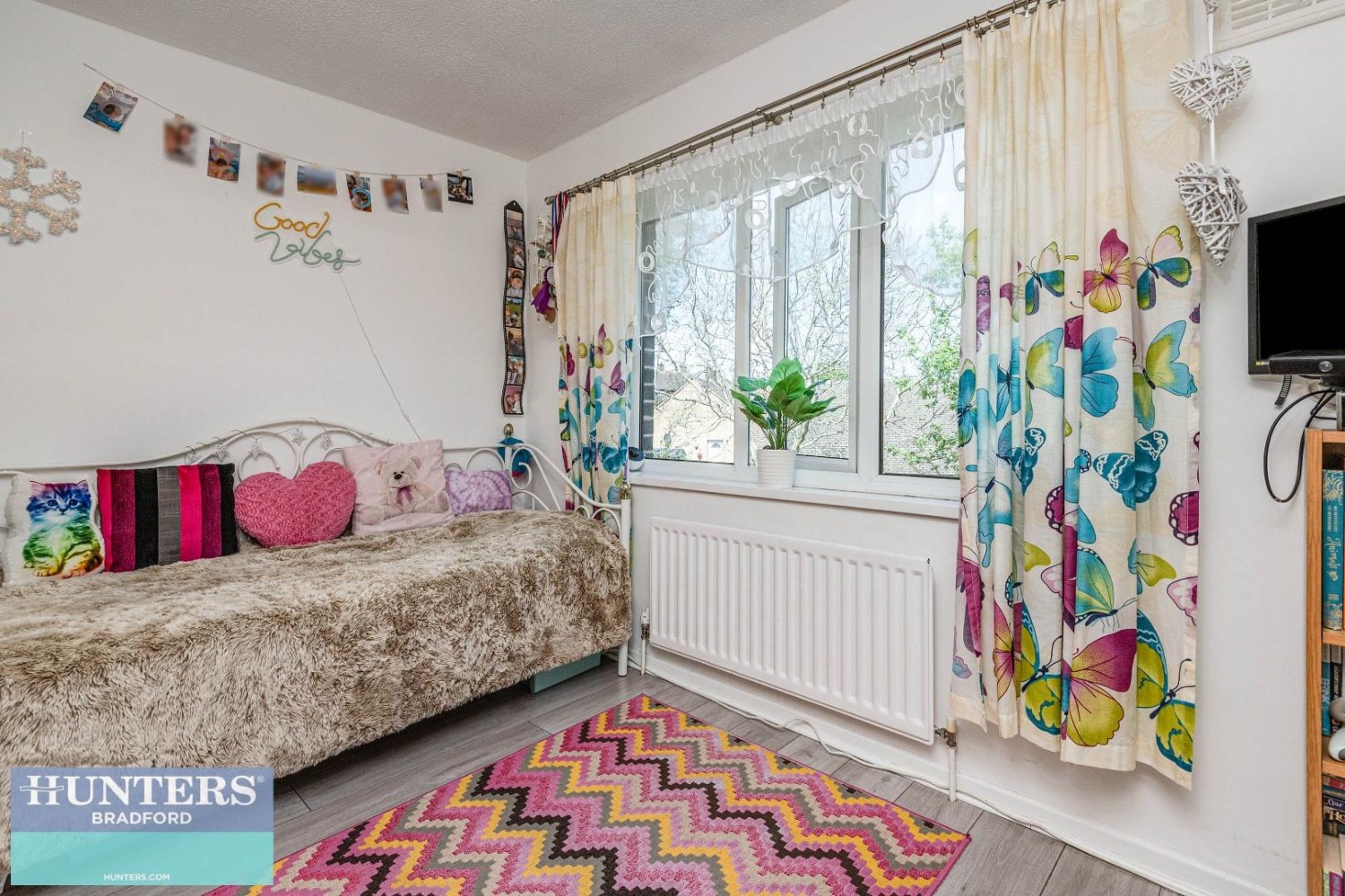 Meadway, Woodside, Bradford, West Yorkshire, BD6 2SP