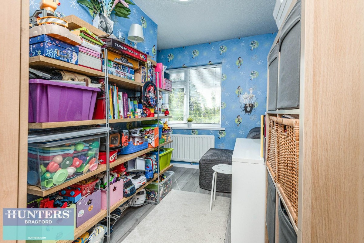 Meadway, Woodside, Bradford, West Yorkshire, BD6 2SP