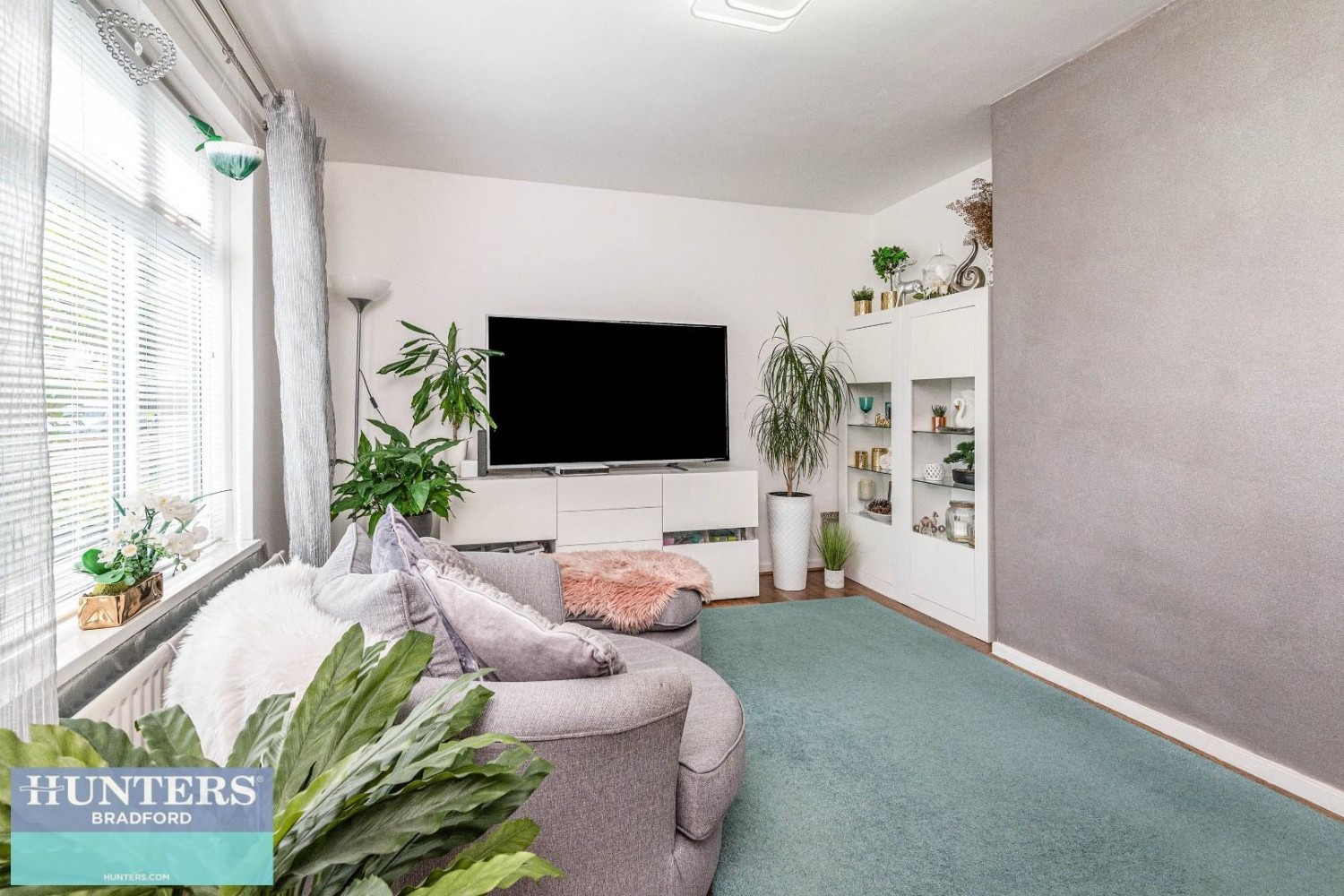 Meadway, Woodside, Bradford, West Yorkshire, BD6 2SP