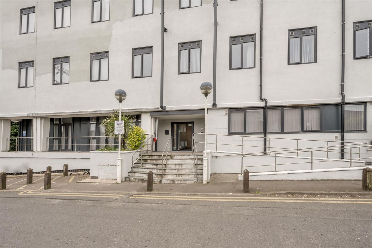 Oak Court, Dudley Road, DY5 1LG