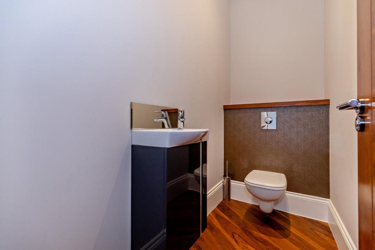 Victoria Avenue, Harrogate, HG1 5PR