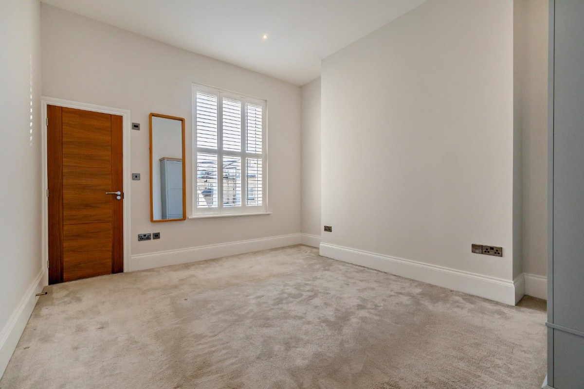 Victoria Avenue, Harrogate, HG1 5PR