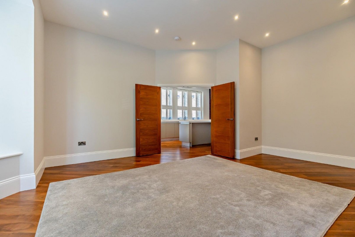 Victoria Avenue, Harrogate, HG1 5PR