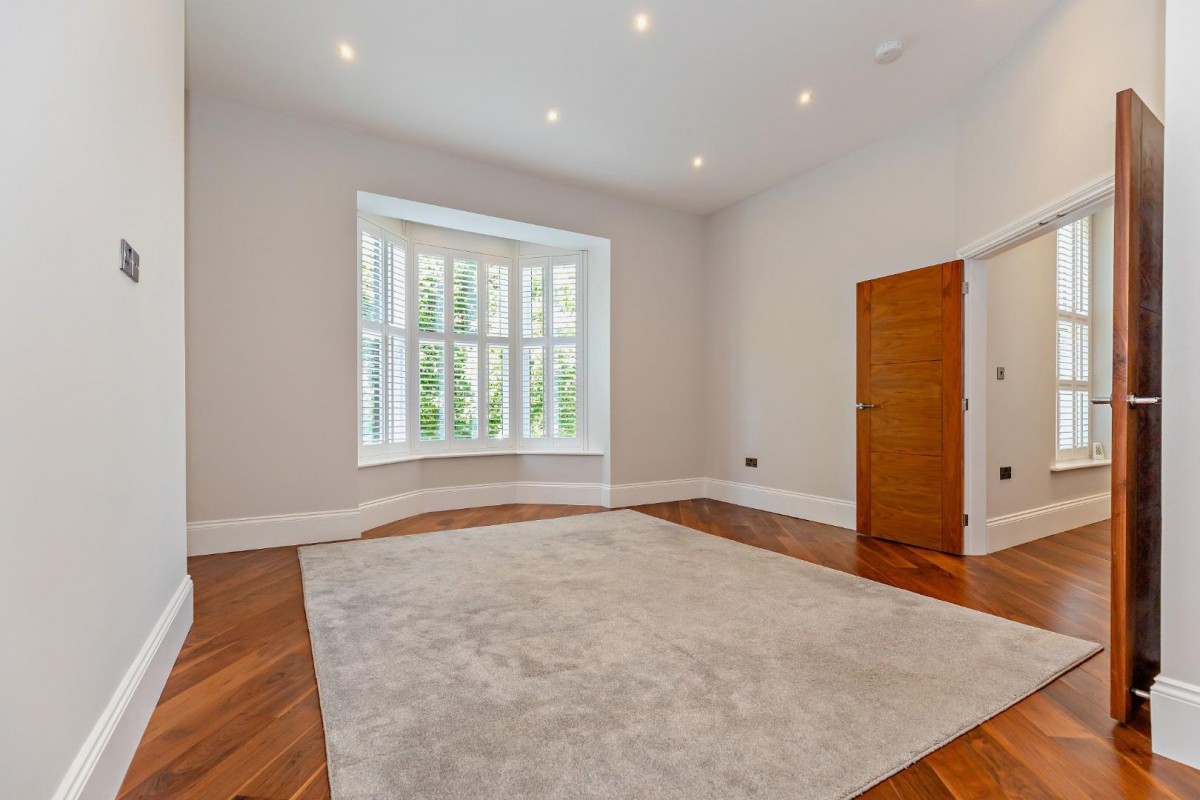 Victoria Avenue, Harrogate, HG1 5PR