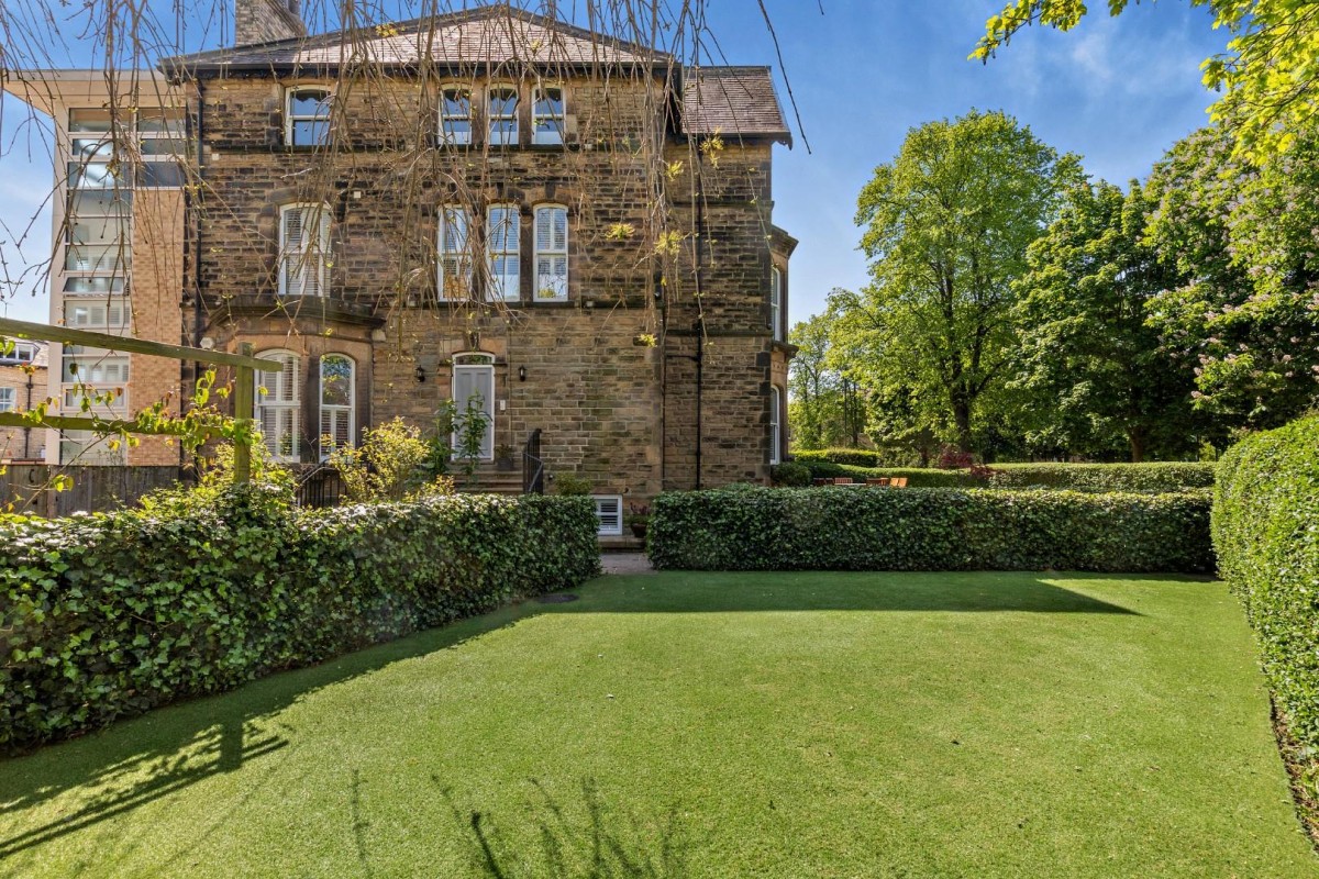 Victoria Avenue, Harrogate, HG1 5PR