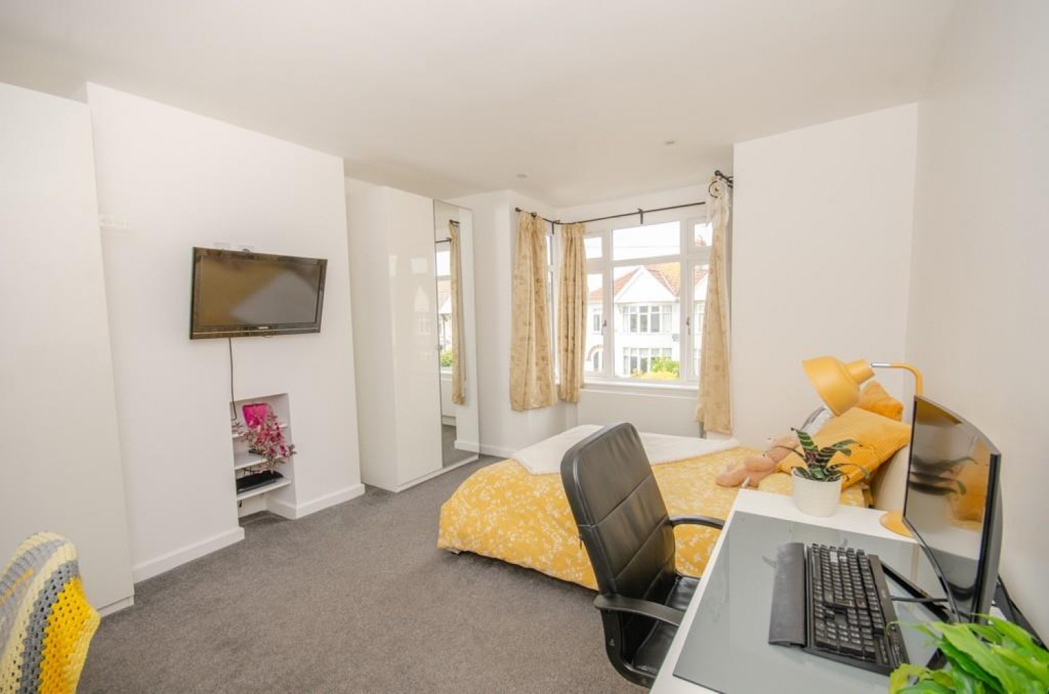 Cleeve Park Road, Downend, Bristol, BS16 6DN