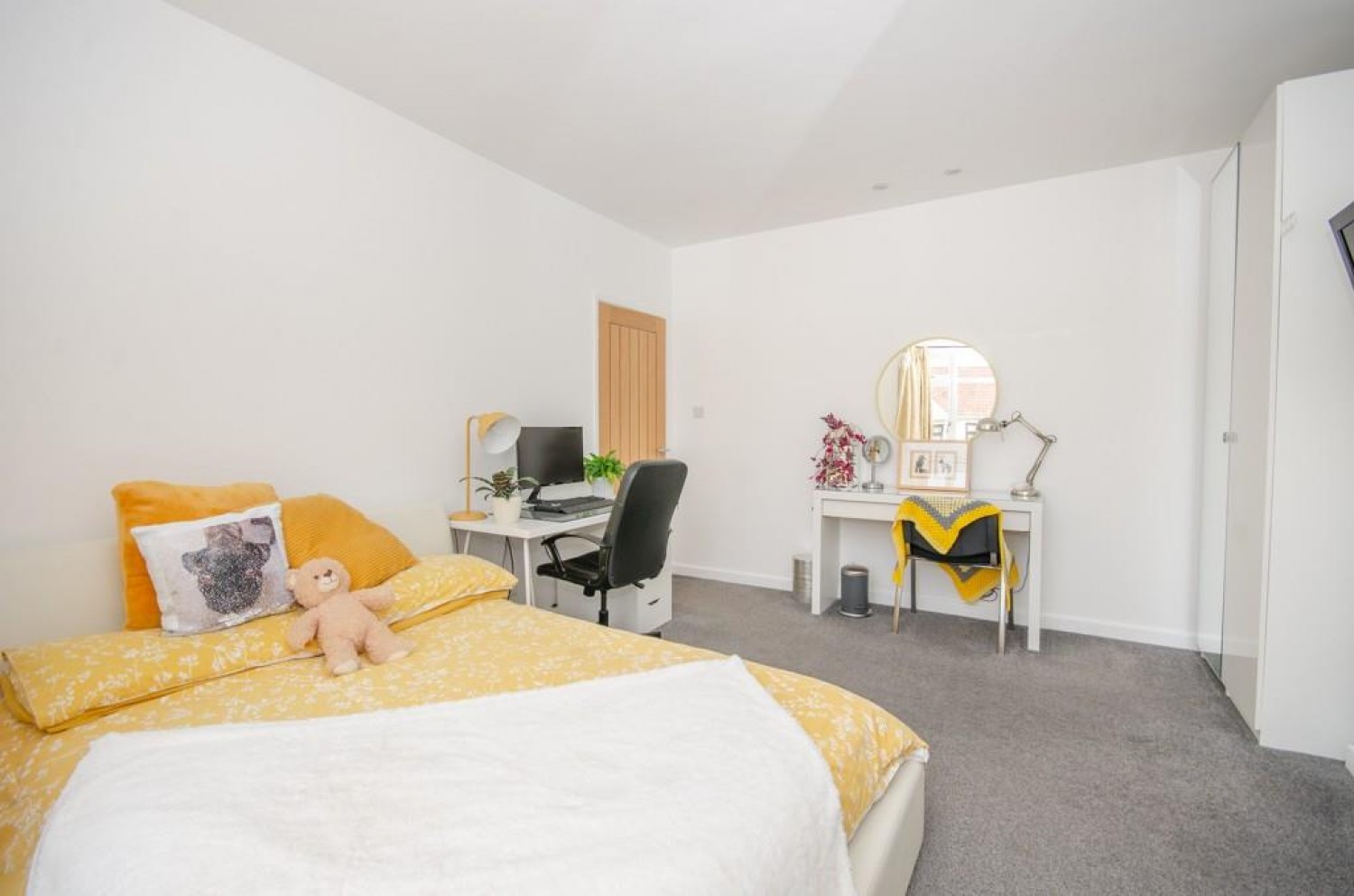 Cleeve Park Road, Downend, Bristol, BS16 6DN