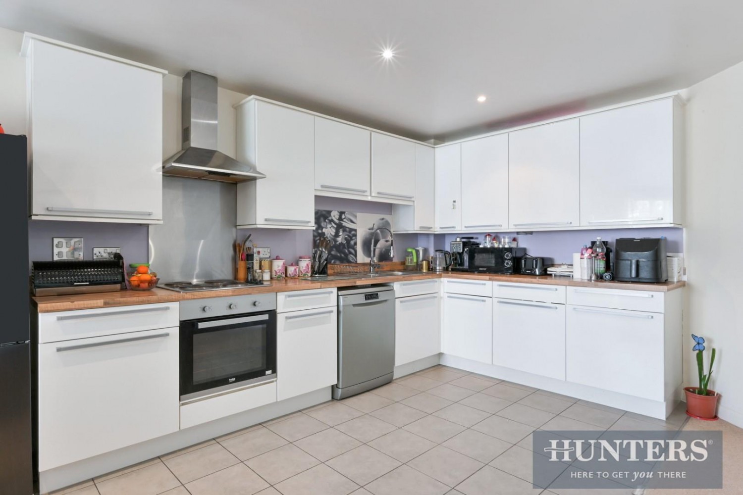 Ealing Road, Brentford, TW8 0AU