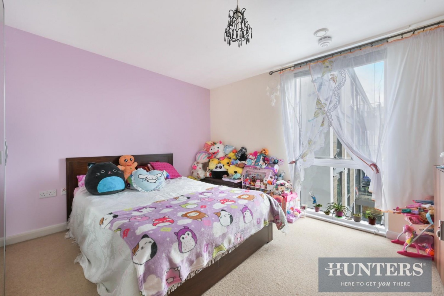 Ealing Road, Brentford, TW8 0AU