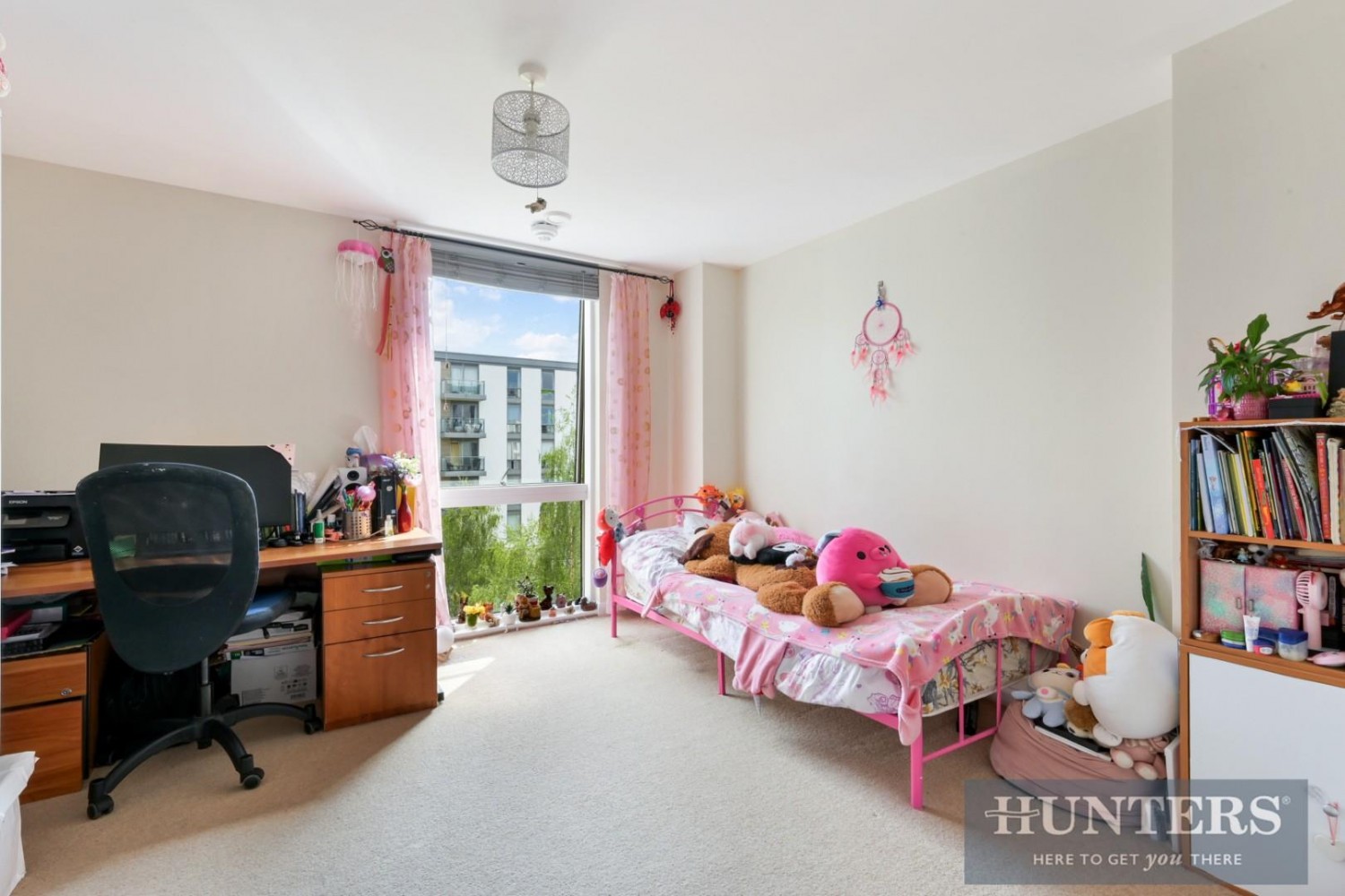 Ealing Road, Brentford, TW8 0AU