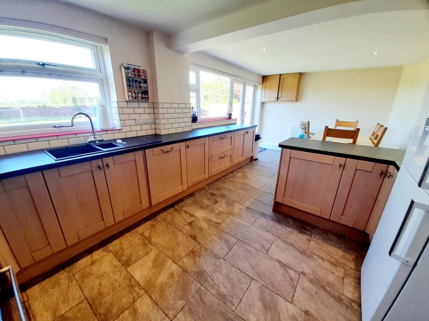 High Street, Blyton, Gainsborough, DN21 3JX