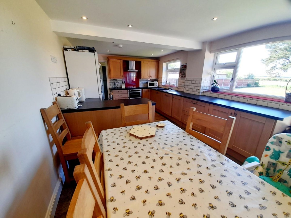 High Street, Blyton, Gainsborough, DN21 3JX
