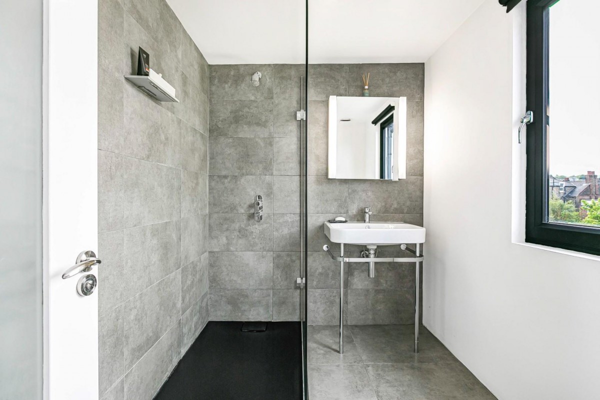 Brockley Rise, London, SE23 1NL