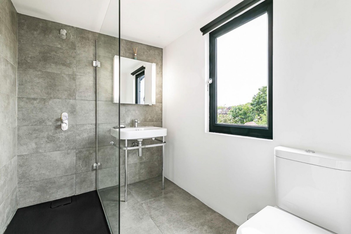 Brockley Rise, London, SE23 1NL