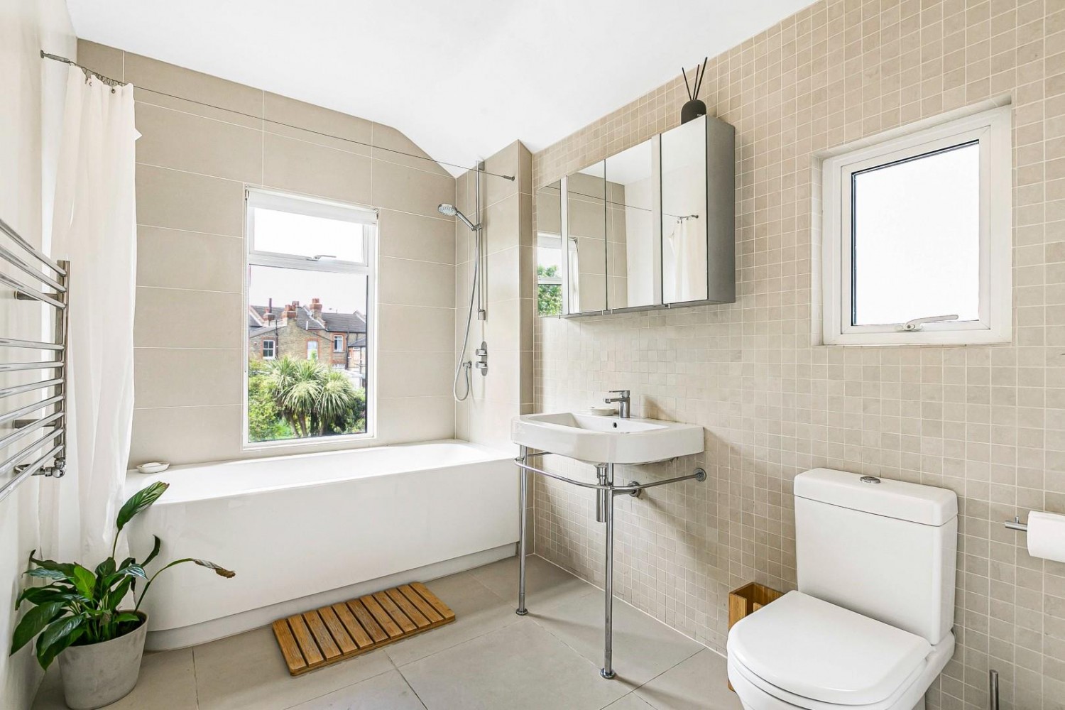 Brockley Rise, London, SE23 1NL