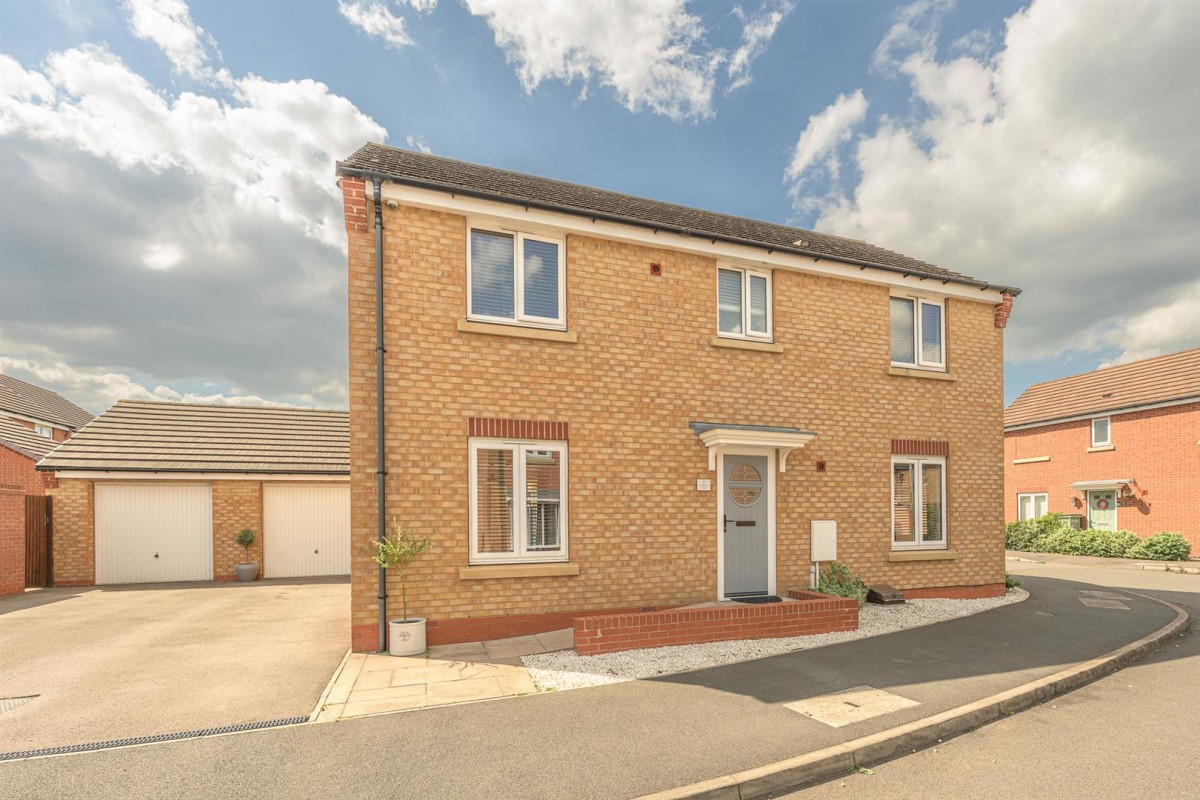 Pullman Drive, Kingswinford, DY6 7BE