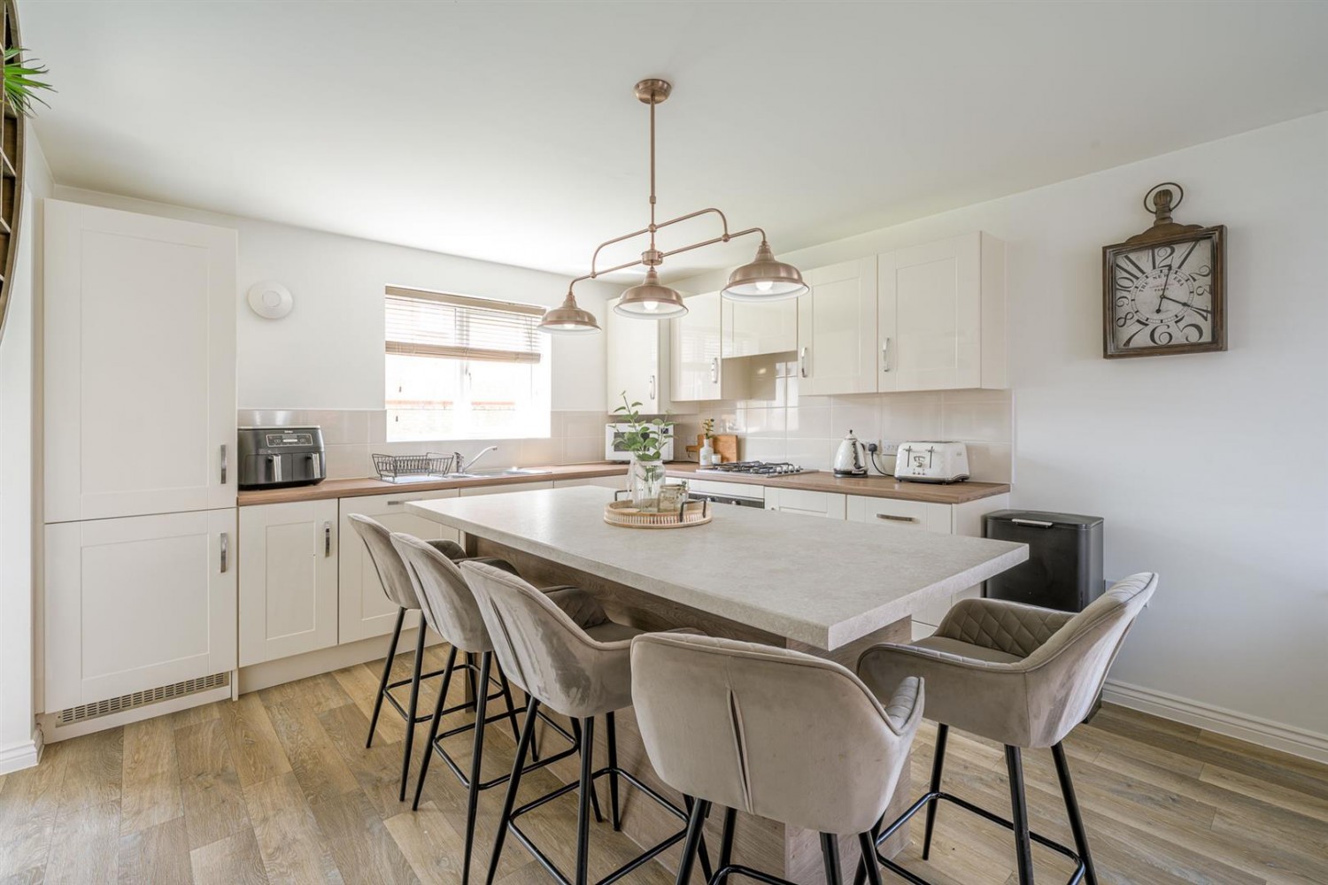 Pullman Drive, Kingswinford, DY6 7BE