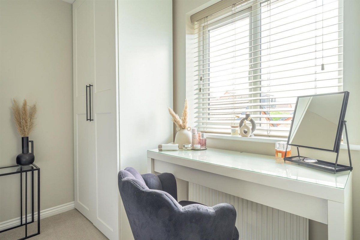 Pullman Drive, Kingswinford, DY6 7BE