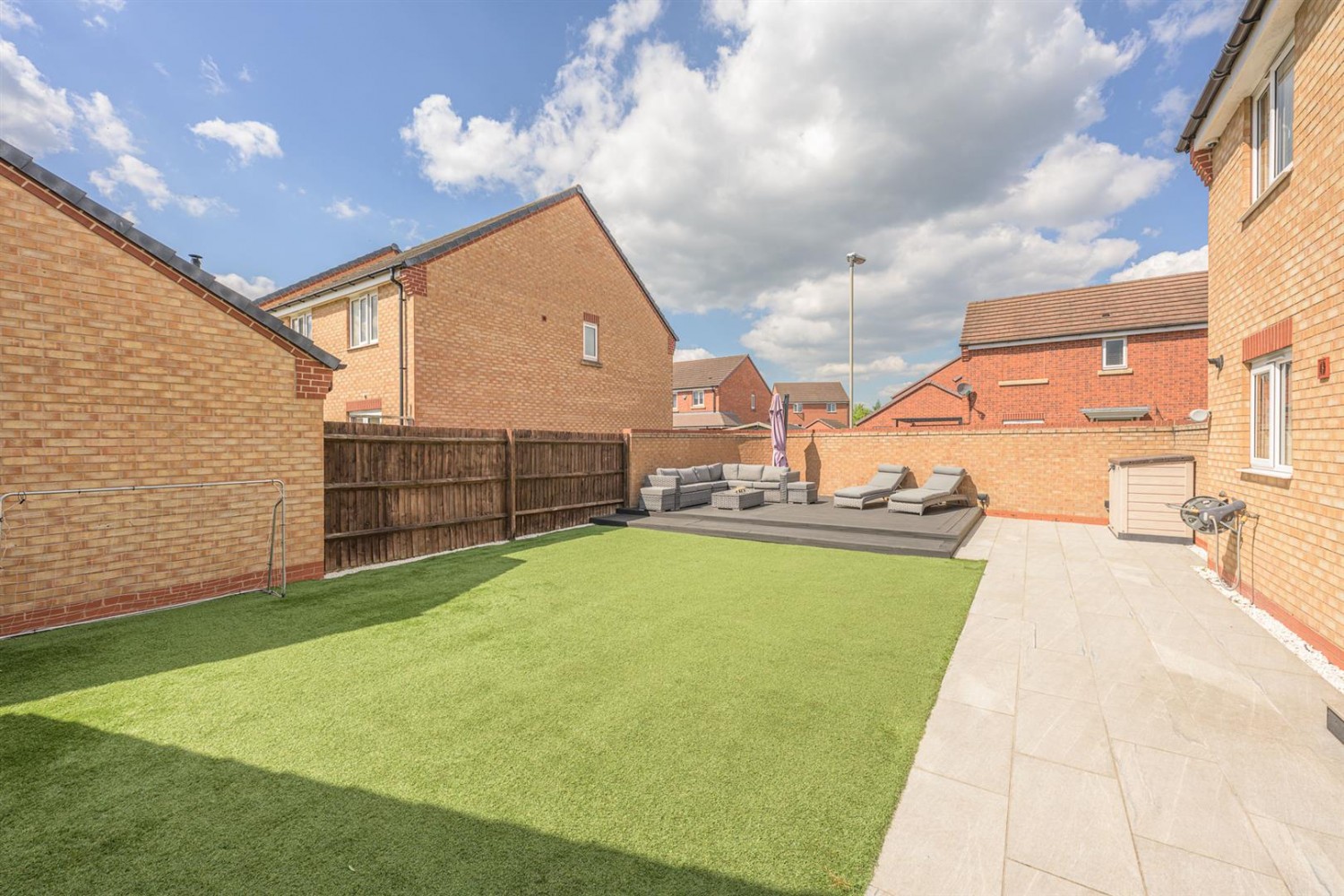 Pullman Drive, Kingswinford, DY6 7BE