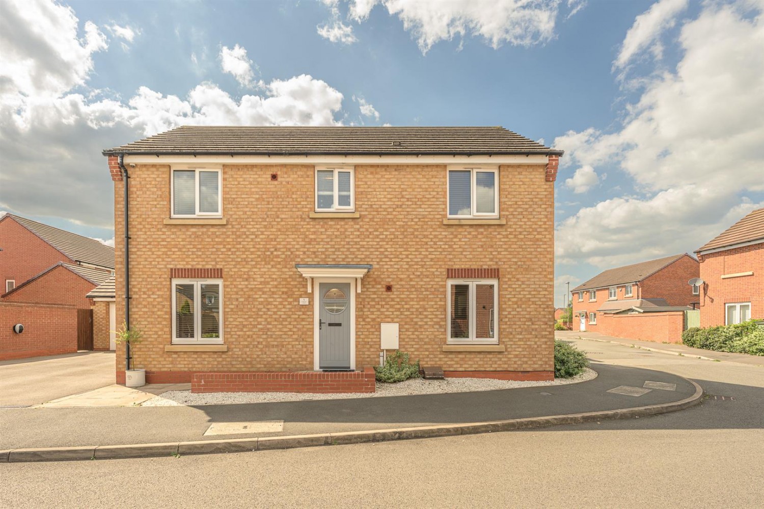 Pullman Drive, Kingswinford, DY6 7BE