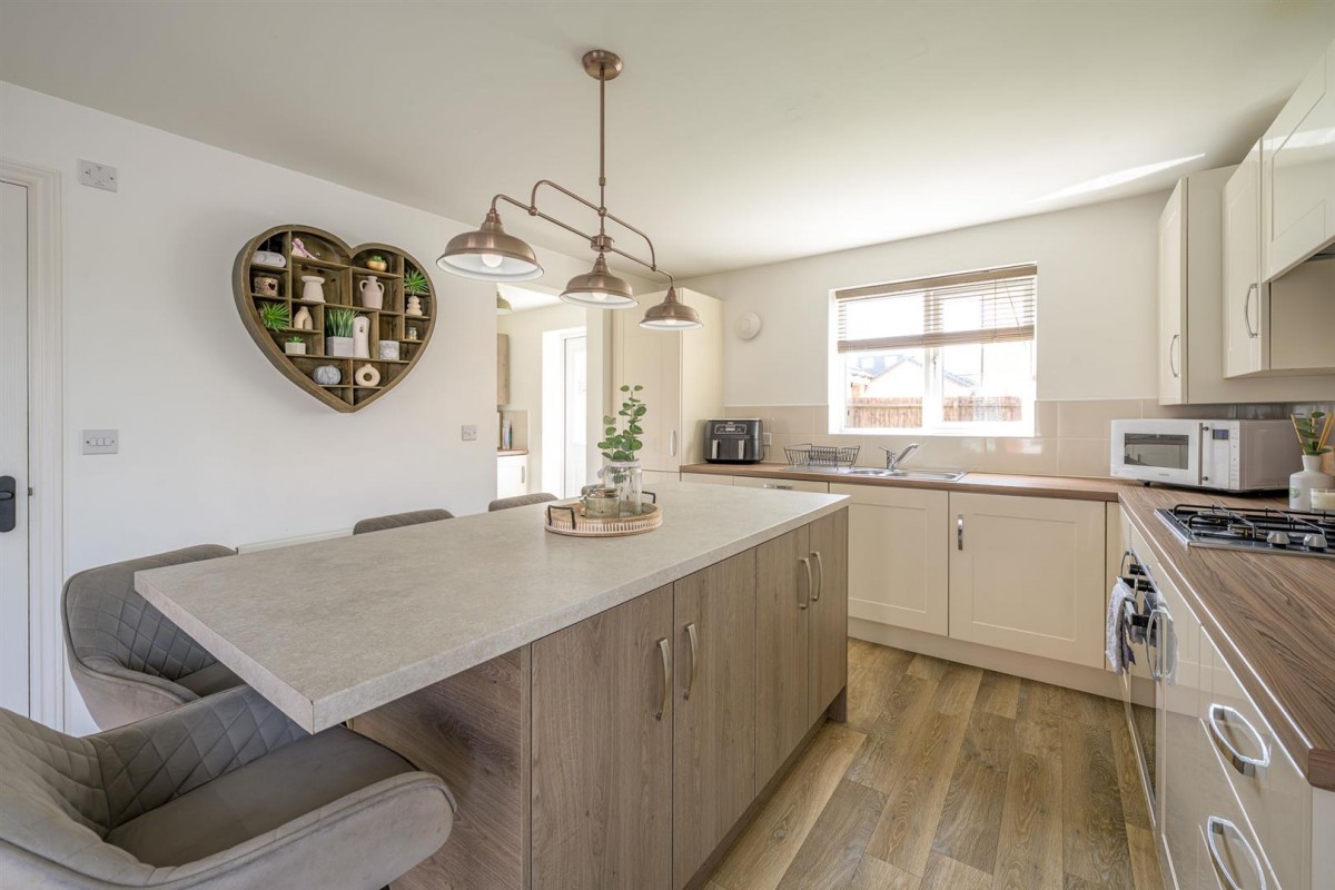 Pullman Drive, Kingswinford, DY6 7BE