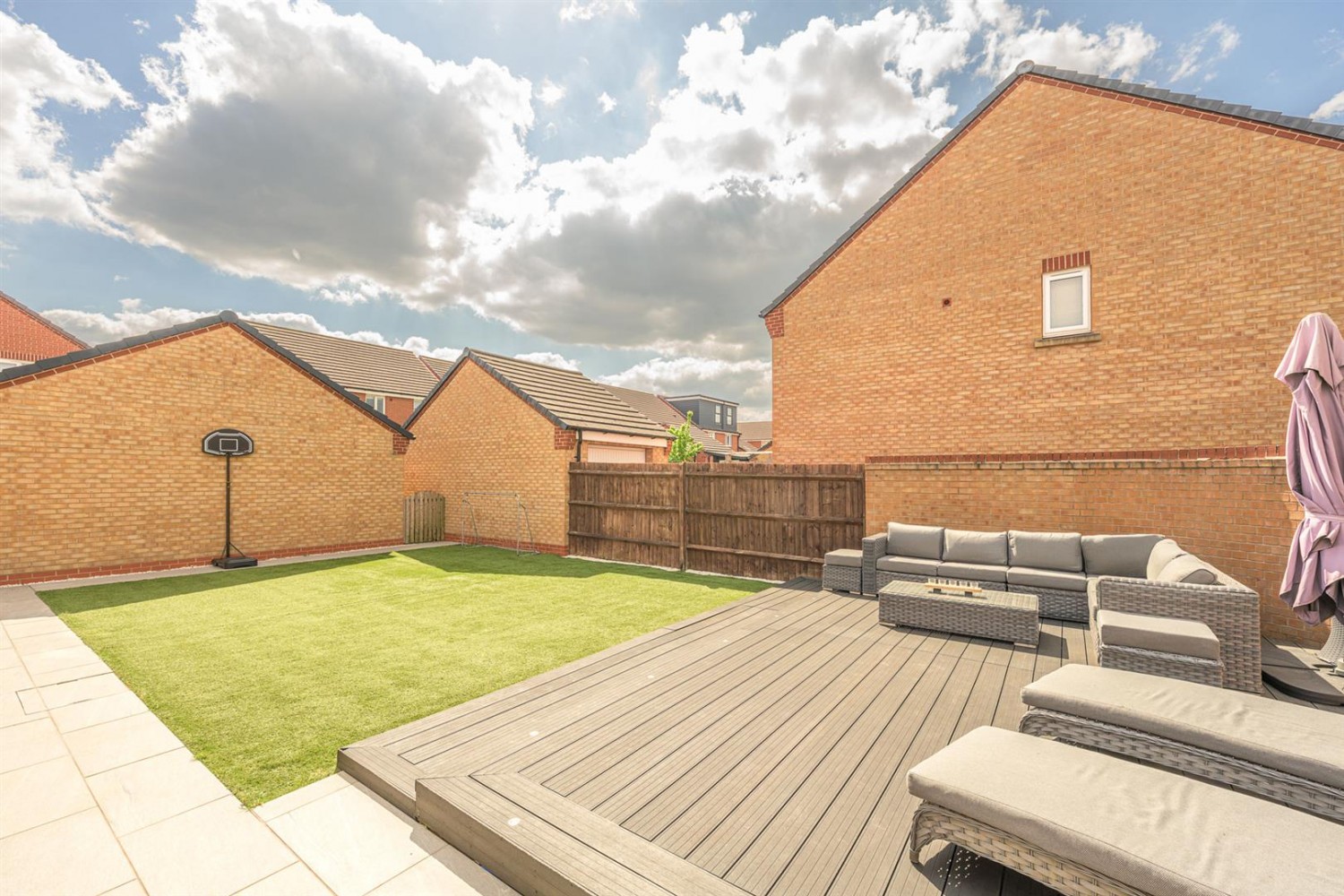 Pullman Drive, Kingswinford, DY6 7BE