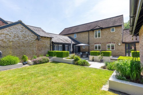Choakes Yard, Great Billington,
