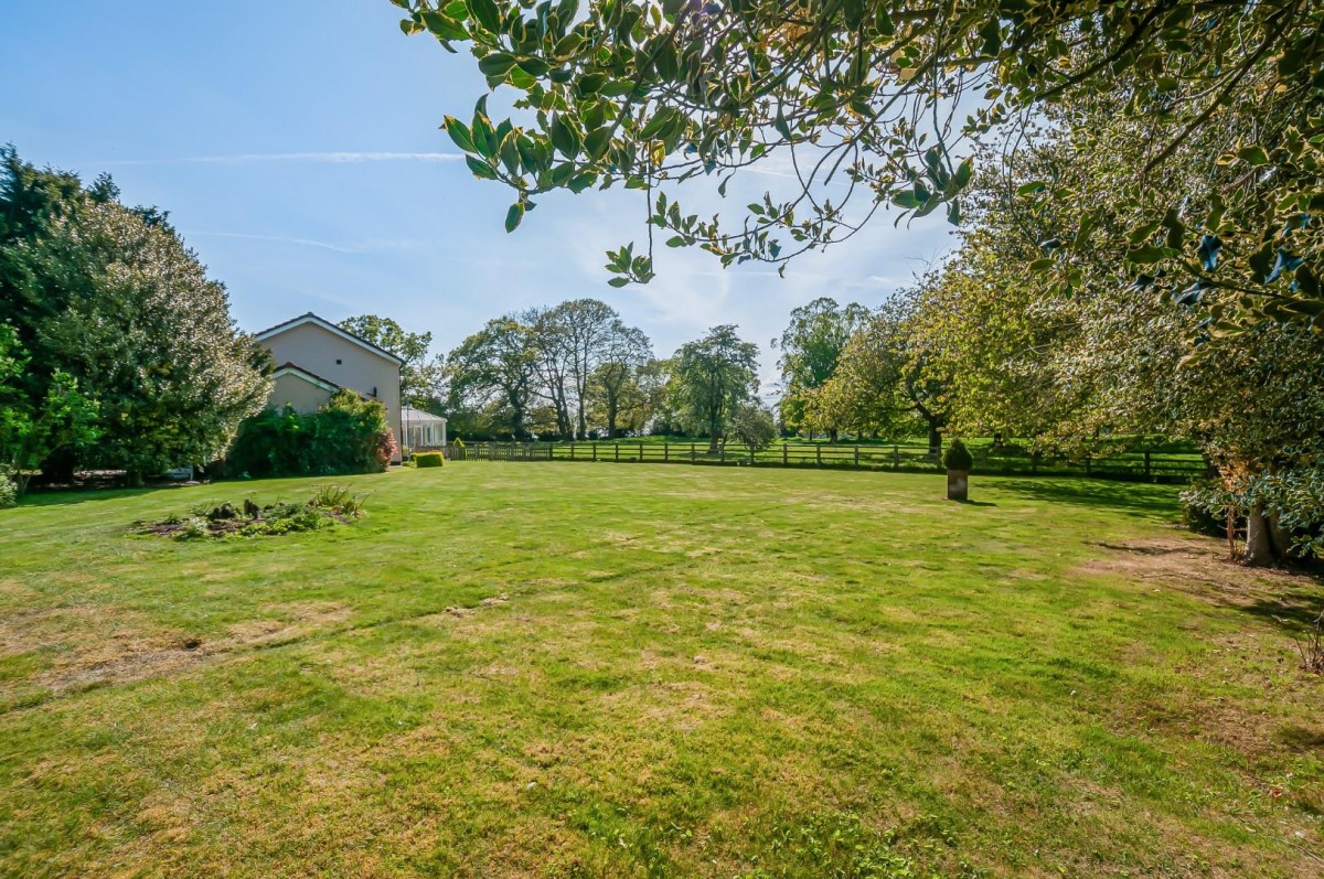 Lilac Cottage, Redwood Drive, Brandesburton, YO25 8UH