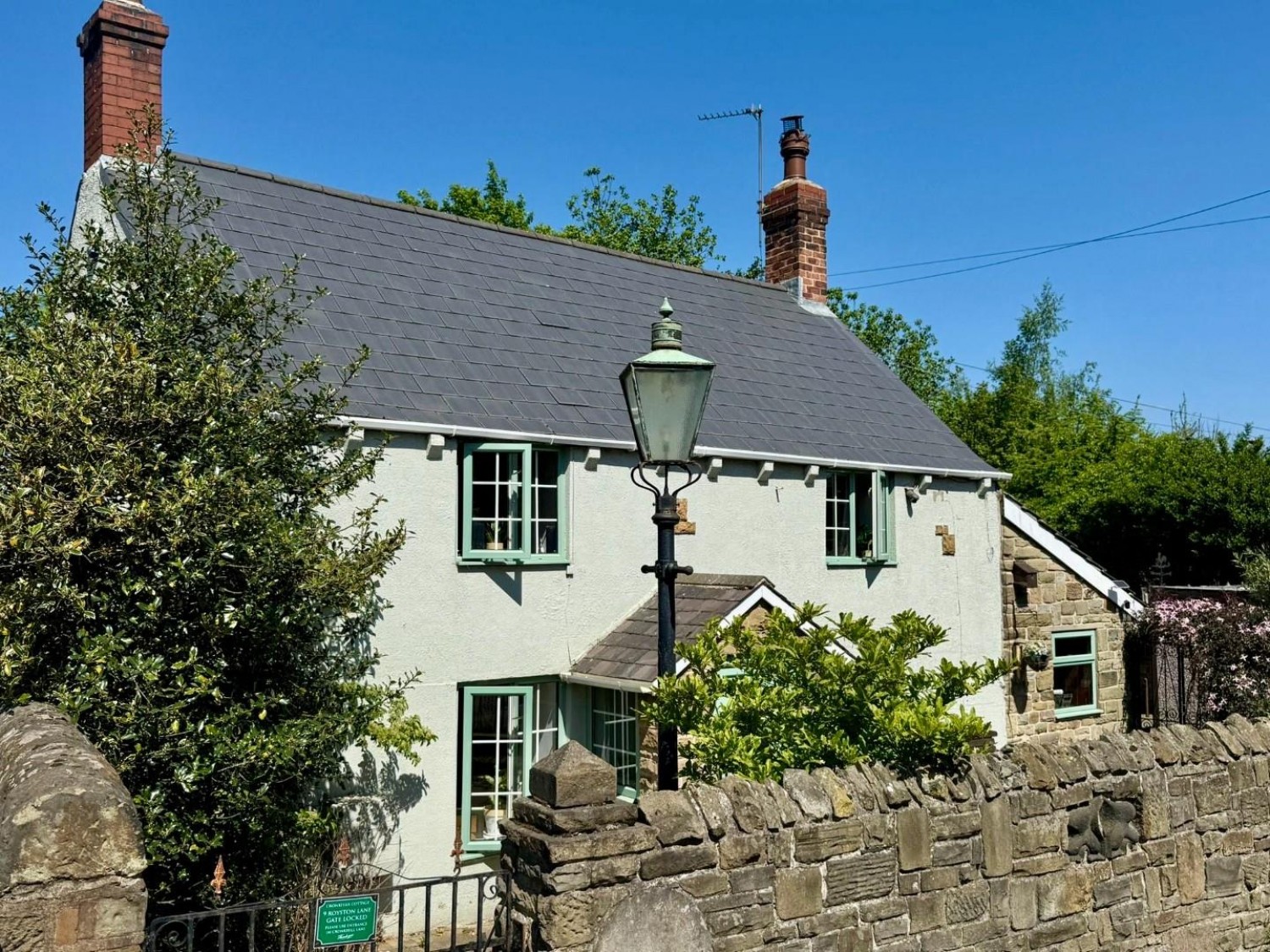 Royston Lane, Barnsley, S71 3EW