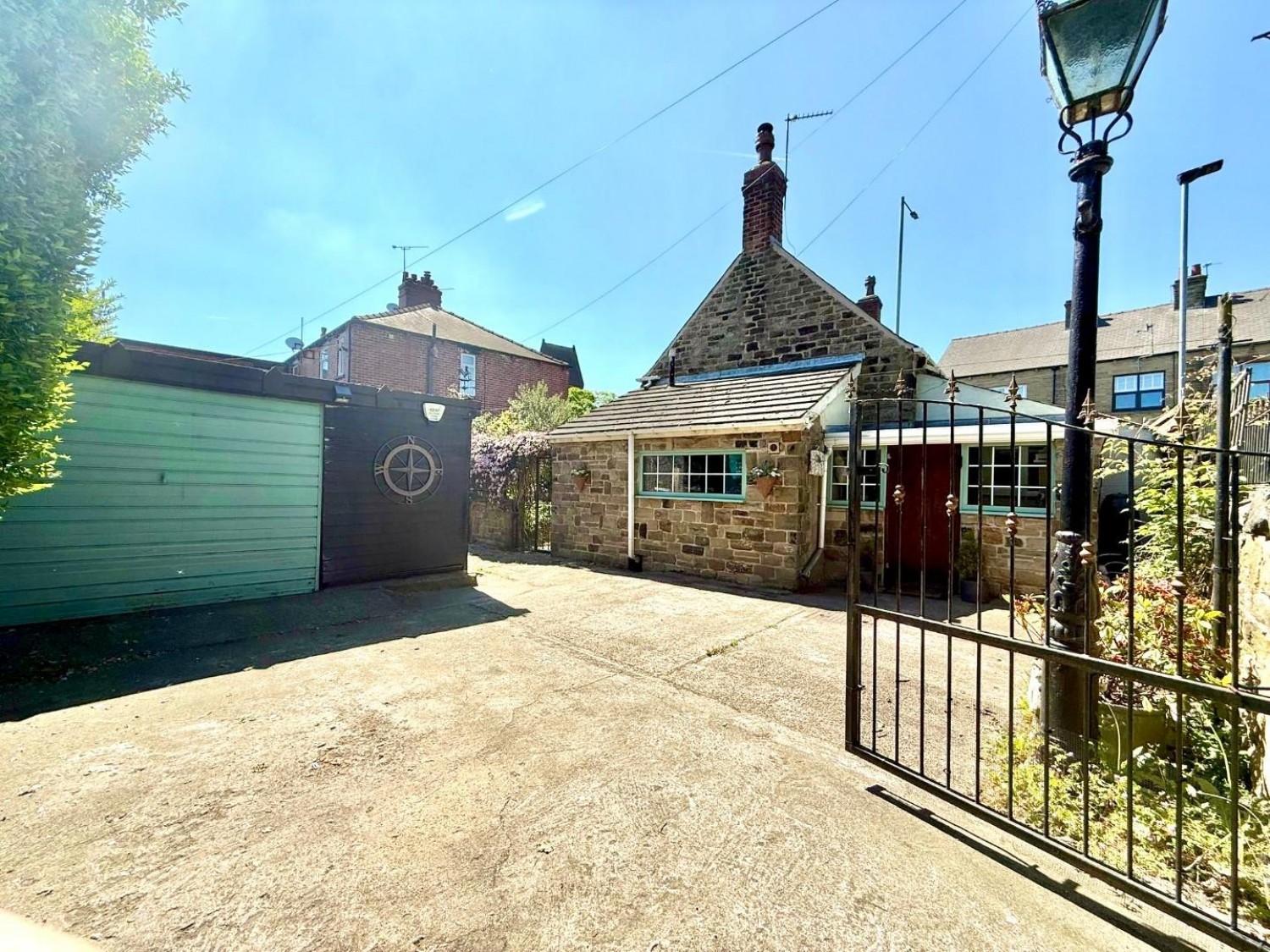 Royston Lane, Barnsley, S71 3EW