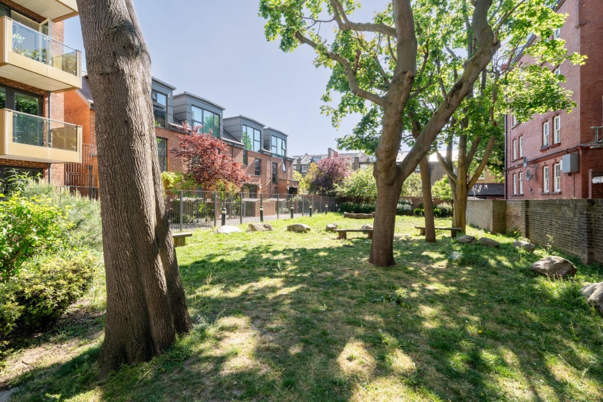 Edmund Street, London, SE5