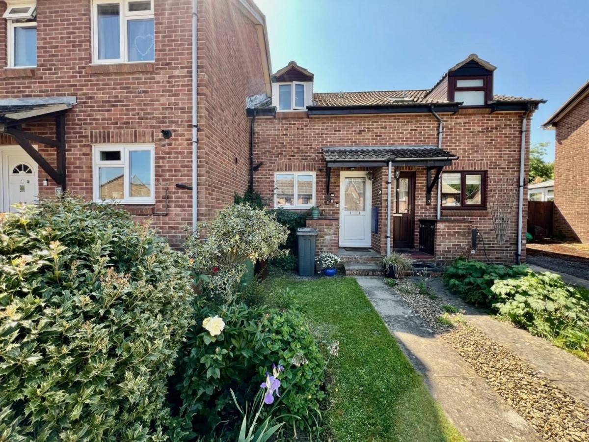Jubilee Close, Cam