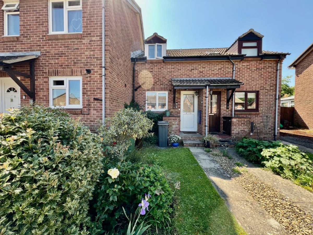 Jubilee Close, Cam