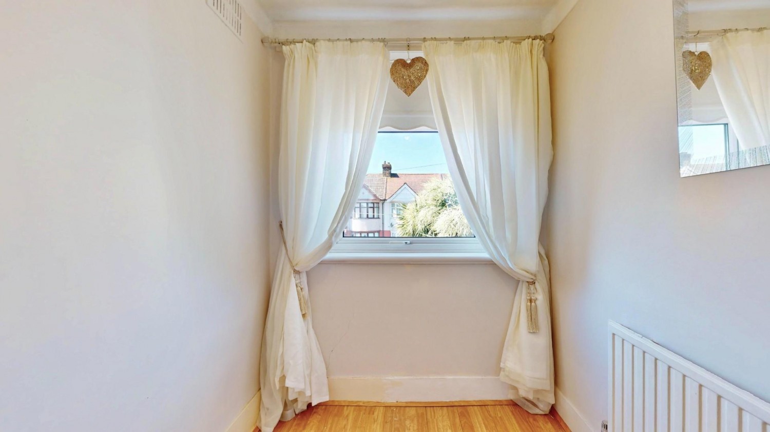 Grosvenor Road, Dagenham, RM8