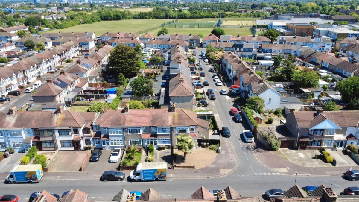 Grosvenor Road, Dagenham, RM8